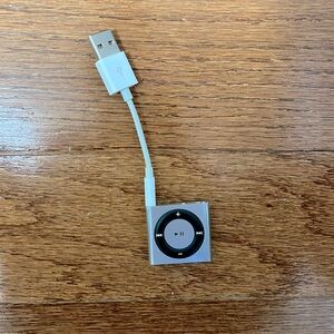 Apple iPod shuffle 4th generation music player silver